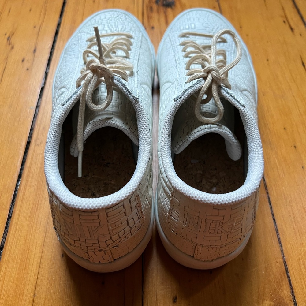 Nike Blazer Studio Low, white size 10.5 gently worn. - Picture 3 of 6